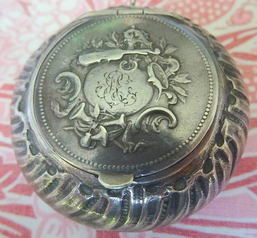 Pilulier chatelaine en - pilulier,